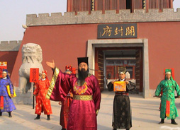云臺(tái)山、老君山、嵩山少林寺、龍門石窟、白馬、麗景門古街、開(kāi)封包公祠、清明上河園5日觀光之旅